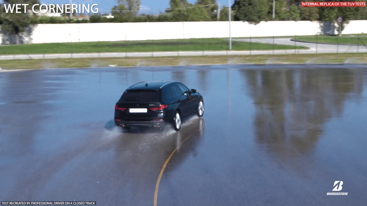 Turanza 6 wet cornering